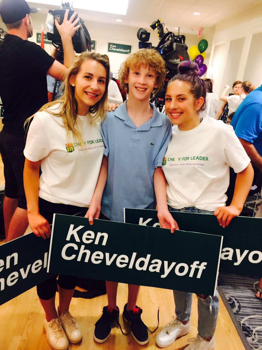 LMichelleWild's tweet photo. 3 seriously enthusiastic Chevy supporters.
Ken Cheveldayoff as our next premiere!!
#teamchevy #saskparty #saskatchewanparty #yxe https://t.co/TncxlrGedT