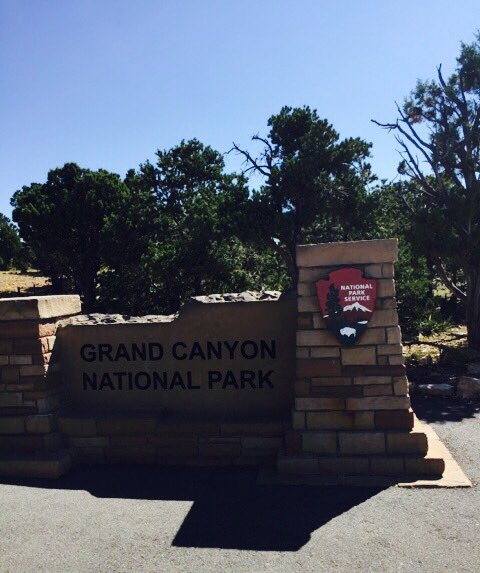 reinhartshell's tweet photo. Our #EventsOfALifetime guests are enjoying their vacation at the beautiful Grand Canyon in Arizona! 🏜☀️ @diamondresorts @DemutisG https://t.co/0pGNb0z4b3