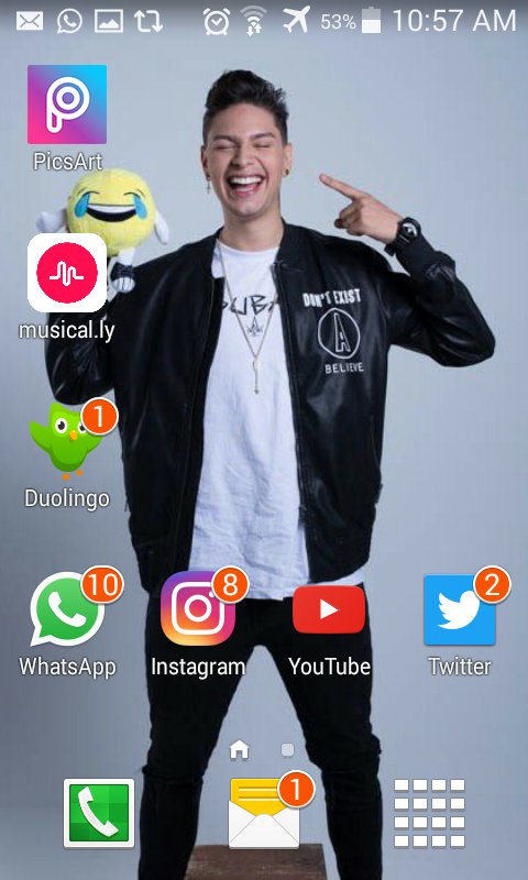 rsba06's tweet photo. @razeofficial No les encanta mi #TNFdP de @PaisaVlogs ? 💕 Gracias
Pd: La cara es igualita al emoji #PaisaVlogs #KCAColombia https://t.co/Z5XUtpUtXQ