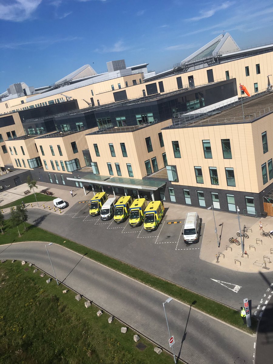 jamestooley's tweet photo. #hm65 #hemsshift @gwaac @NorthBristolNHS #majortraumacenter #toohotforhelis #needanicelolly https://t.co/Rm5roYucWh