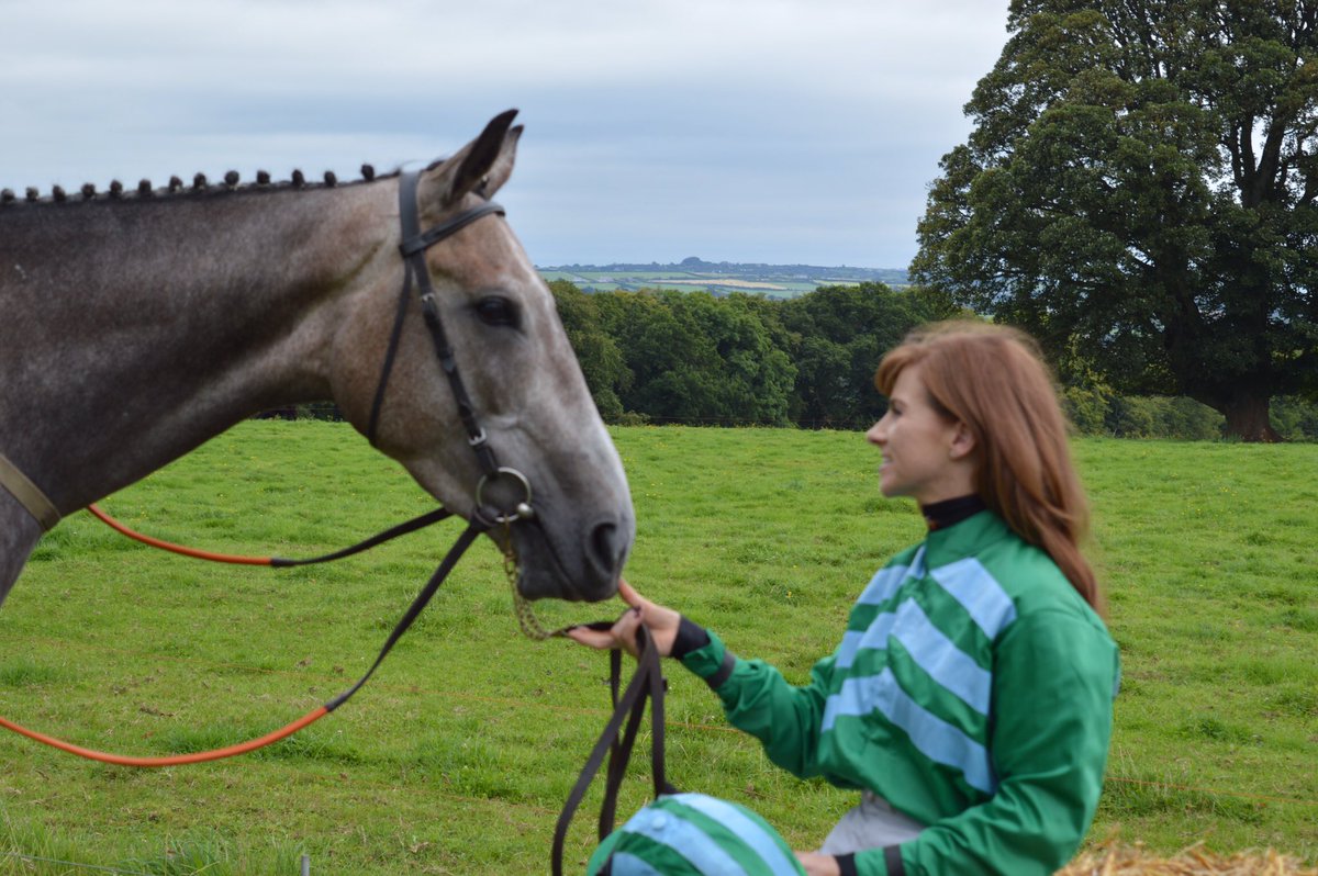 heather__downey's tweet photo. Fab day @dowthp2p launch.. Thrilled to be involved with Dowth team again! Roll on Oct 29th!! Thanks Dad @PatDowneyRacing for the horse! 🏇📸✨ https://t.co/Mm7kUkGXBk