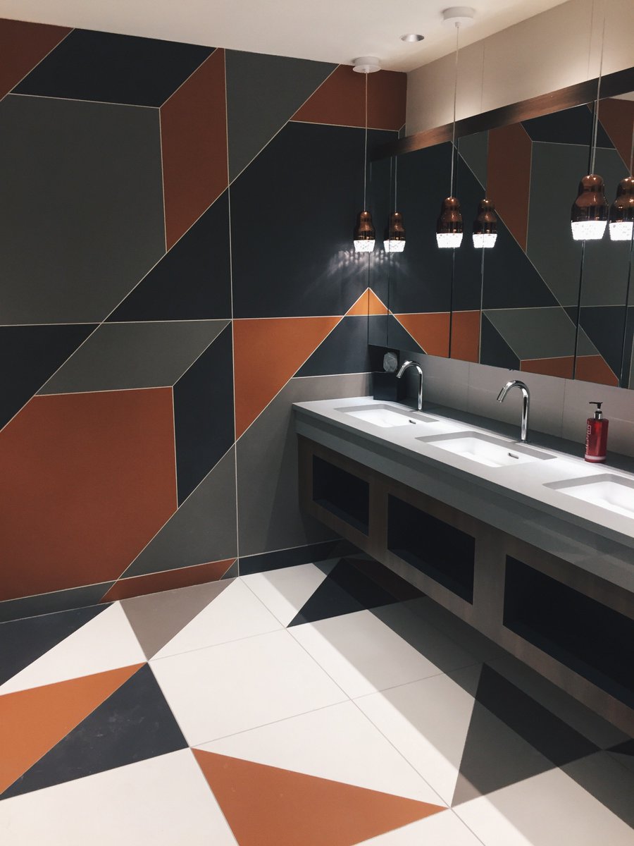 Projet terminé!
La salle de bain du Fairmont Le Reine Elizabeth​. 
Produits <a href="/RamacieriSoligo/">Ramacieri Soligo</a> : Collection Tierras, Robinets Tonix de Rubi