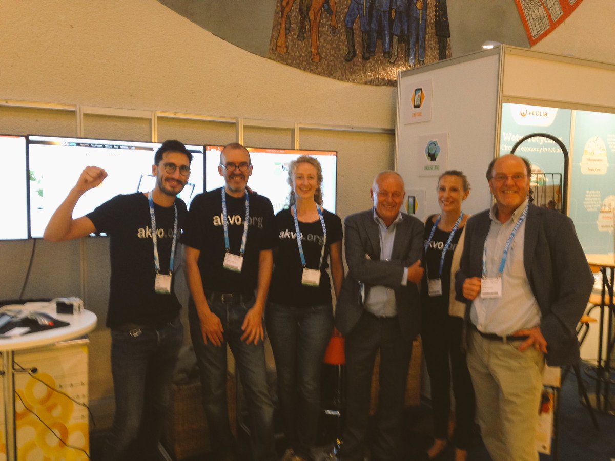aj_desalvo's tweet photo. #AkvoLumen is now officially out there. #Akvo11 #LumenLaunch #WWWeek See the product page: https://t.co/w5QKsue1wA https://t.co/pX27MQN7bj