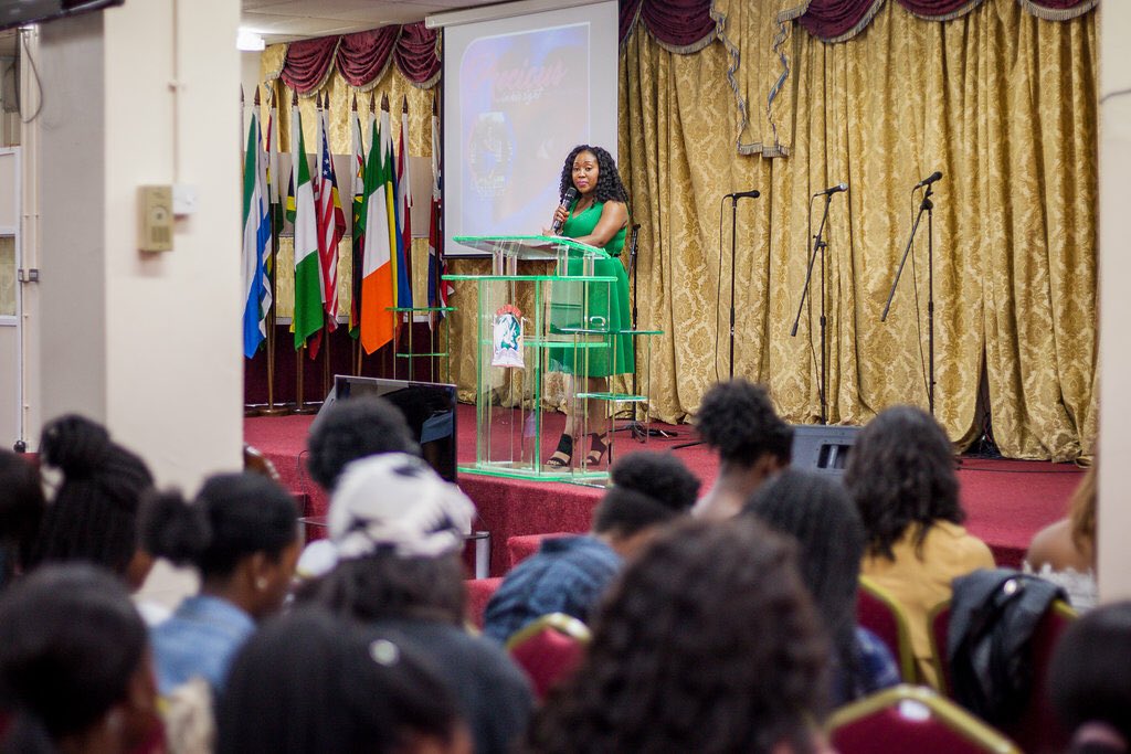 PIHS17's tweet photo. First up!! We had @doctorkanayo with her powerful word-"plugged in but not connected"! It was that time for the notebooks and pens 🔥🔥 https://t.co/ifEK1Hjiq1