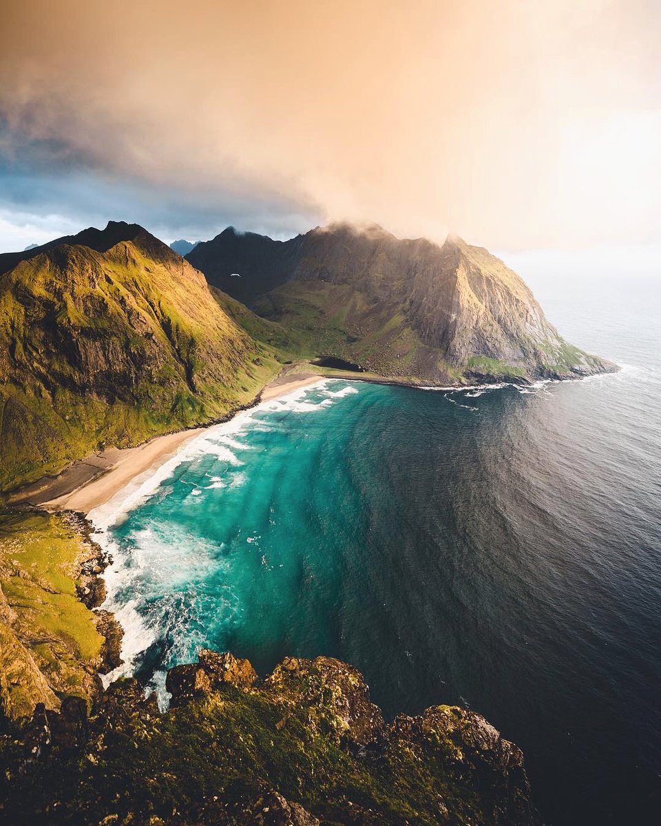 earth's tweet photo. Lofoten, Norway https://t.co/OurcRrV8jW