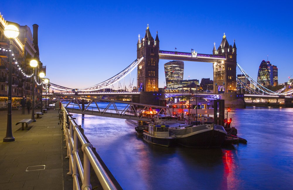 DublinAirport's tweet photo. Enter to win flights to London Southend with @flybe and take a boat trip on the Thames. We've 5 prizes to give away. Follow &amp; RT. #DUBLondon https://t.co/0n6Bn6P03g