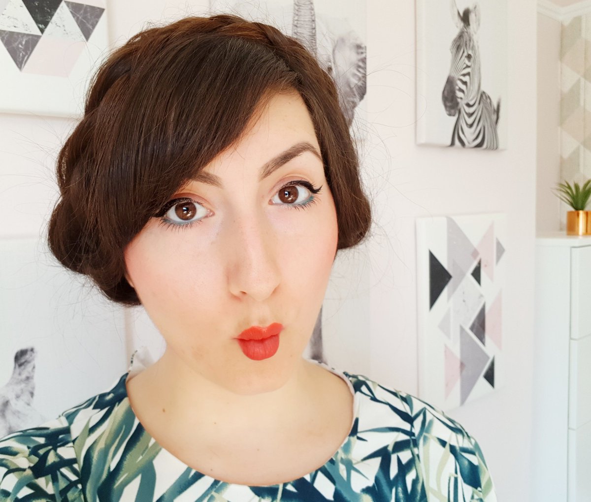 StitchOdyssey's tweet photo. First blog photo-shoot in aaageeeees today! 🌴🌴🌴 #jumpsuit #vogue9075 #v9075 #sewing #dressmaking #handmadewardrobe https://t.co/FXSaGl4eFf