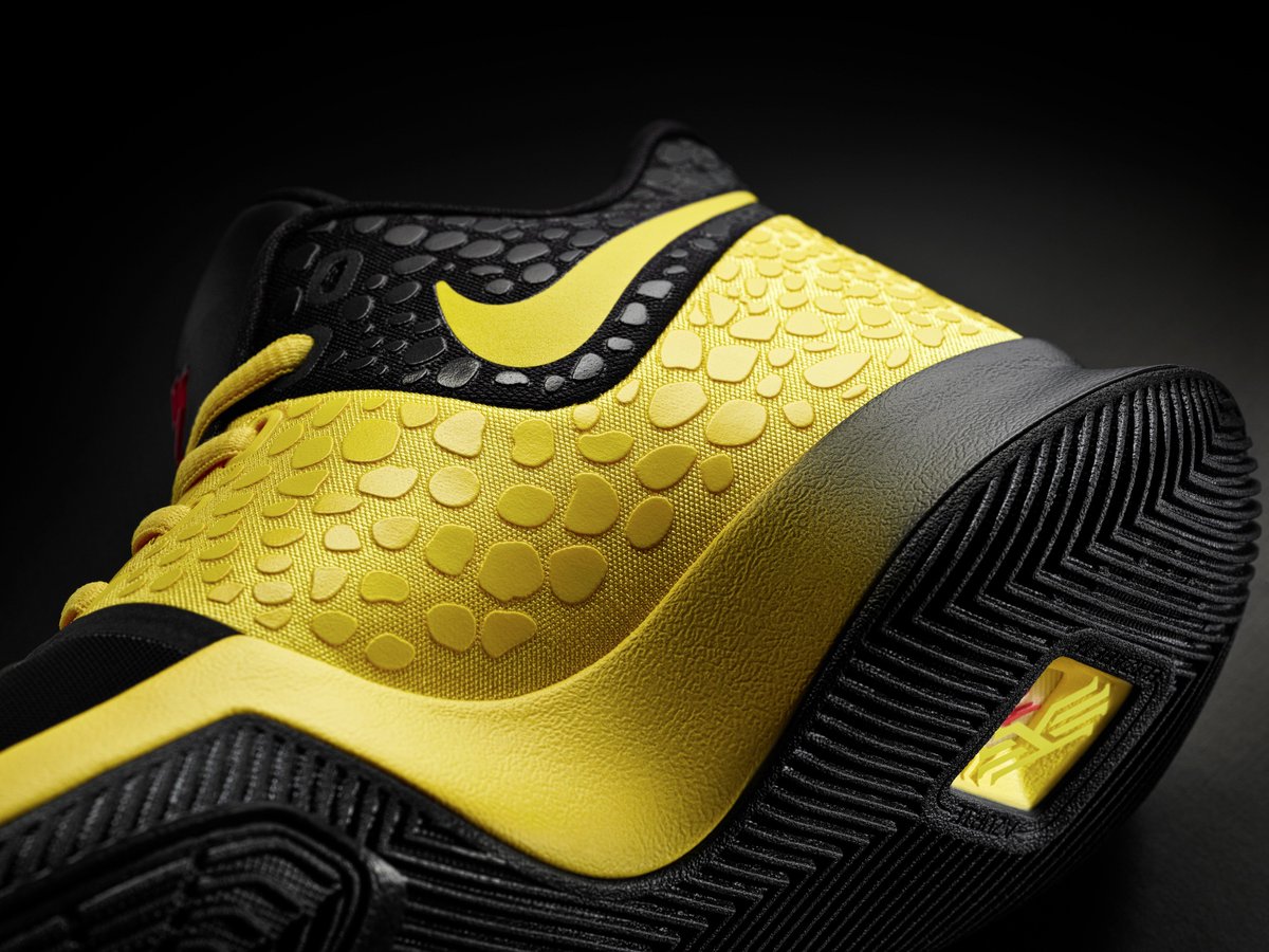 A detailed look at the Nike Kyrie 3 Mamba Mentality paying respect 