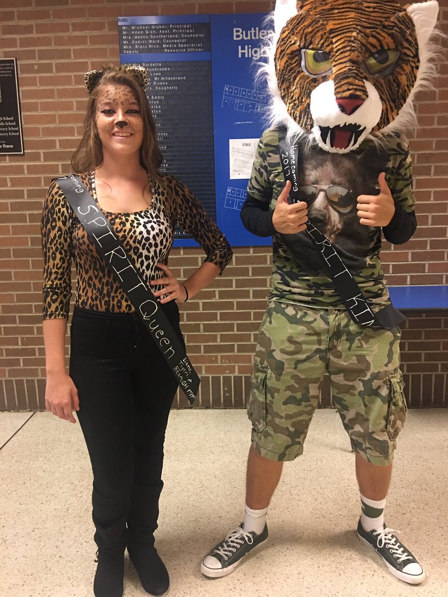 BCHSPepClub's tweet photo. Lions, Tigers and Bears OH MY! There's No Place Like HOMEcoming #spiritweek https://t.co/ZzH5rNx3QV