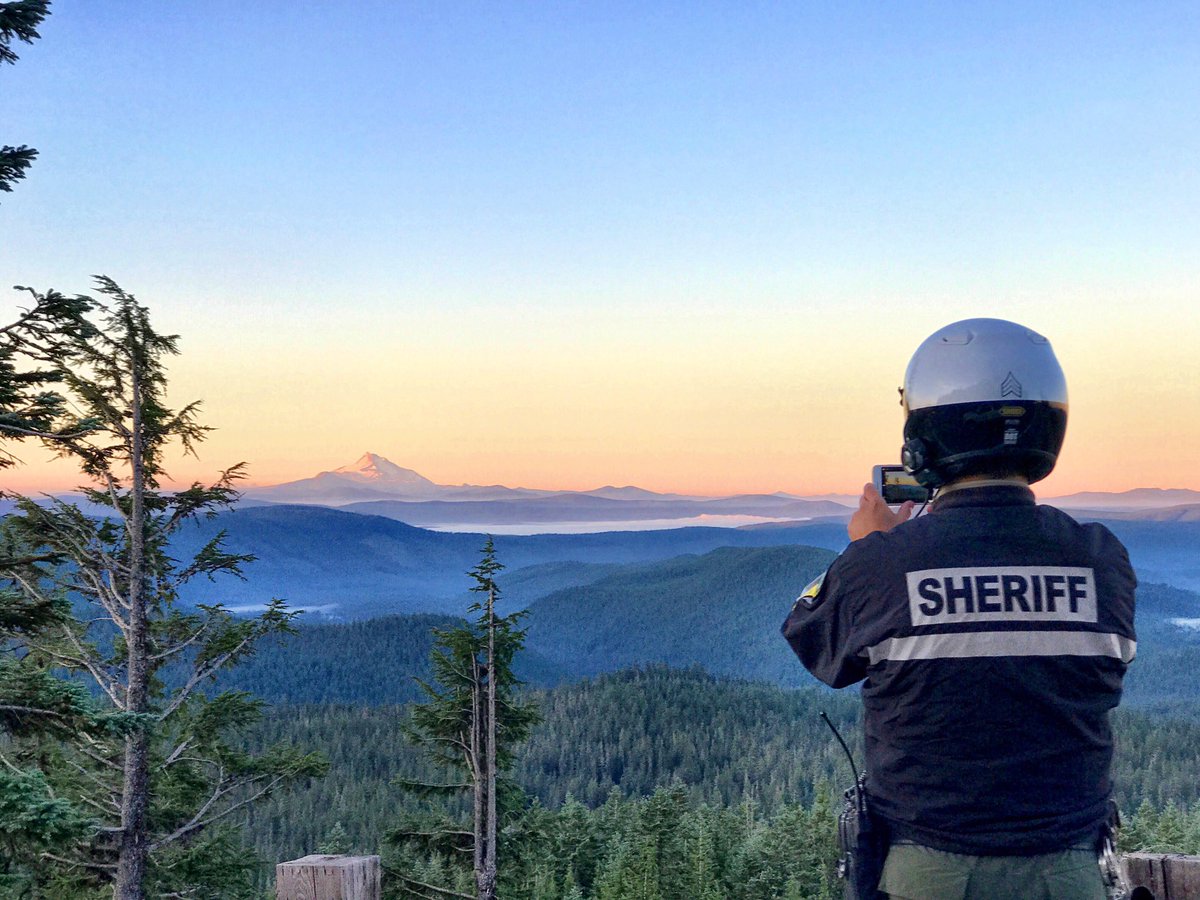_shopsublime's tweet photo. Enjoying the view while keeping us safe @HTCRelay Thank you @johnnaccarato and @ClackCoSheriff. You guys rocked!!  #HTC17 #htc2017 https://t.co/TGNIEuma4B