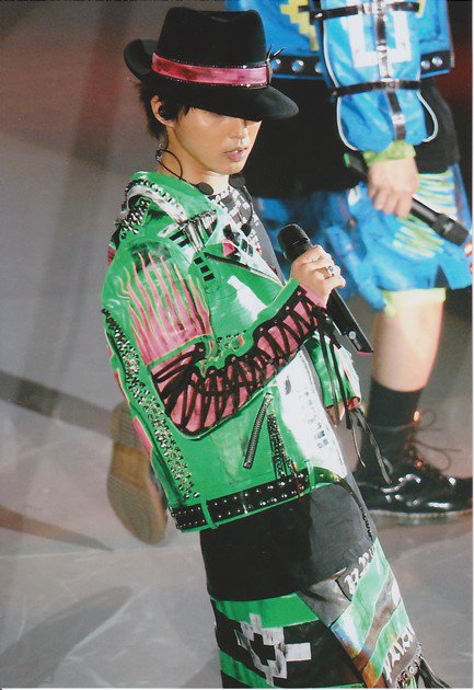 arakis_taipixxx's tweet photo. 新潟､静岡のMVと同じ衣装でのPICK IT UPは貴重ですね
もちろんPICK IT UPは大好きで何度見てもかっこいい
回転するステージでのあの踊りってきっと大変だったんだろうなぁ～って思ってた https://t.co/93x6yprye5