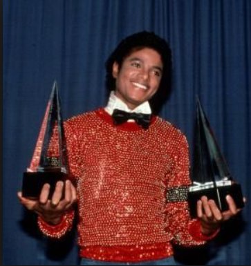 MJsLoveSlave's tweet photo. #MichaelMonday #MichaelWeek #NationalBowTieDay https://t.co/joQ9PVrSzE