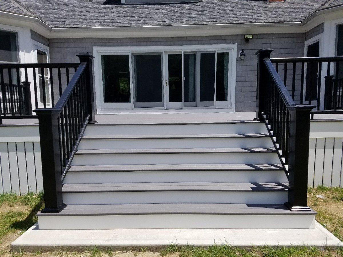 AlmarCraig's tweet photo. Missed it? Check out this @azekdecking deck we completed in Hanover
#almarbuilding #decking #southshoreliving #contractor #azek #remodel https://t.co/vvweUrcklR