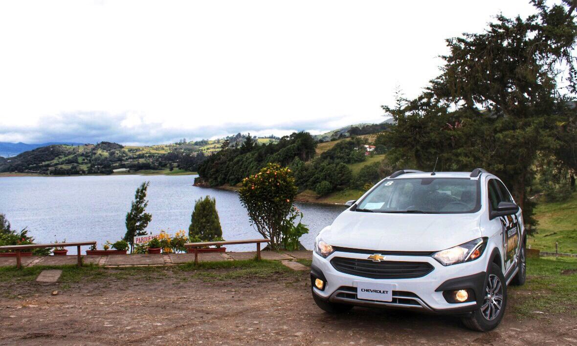Autolitoral's tweet photo. ¿Te gusta la aventura? Entonces #AgrandaTuMundo con el nuevo #ChevroletOnixActiv a la altura de cualquier escenario https://t.co/gEiqhRJzBe
