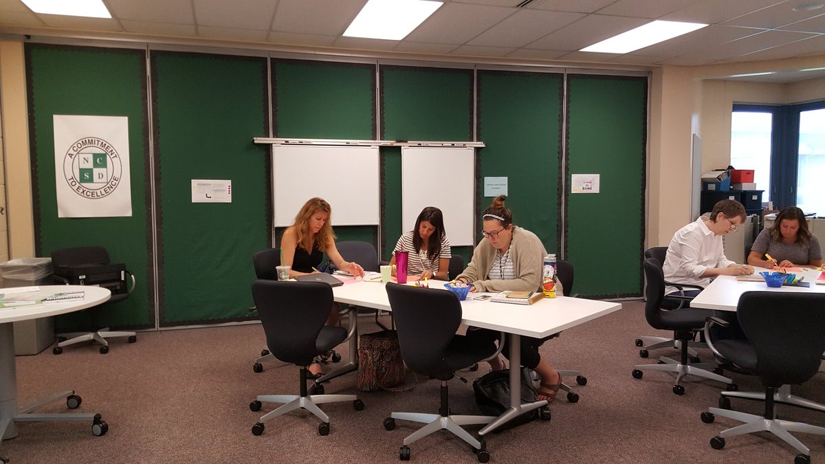 PhareHare's tweet image. #Impact17. Teachers learning about effective feedback with @reltots and @PhareHare