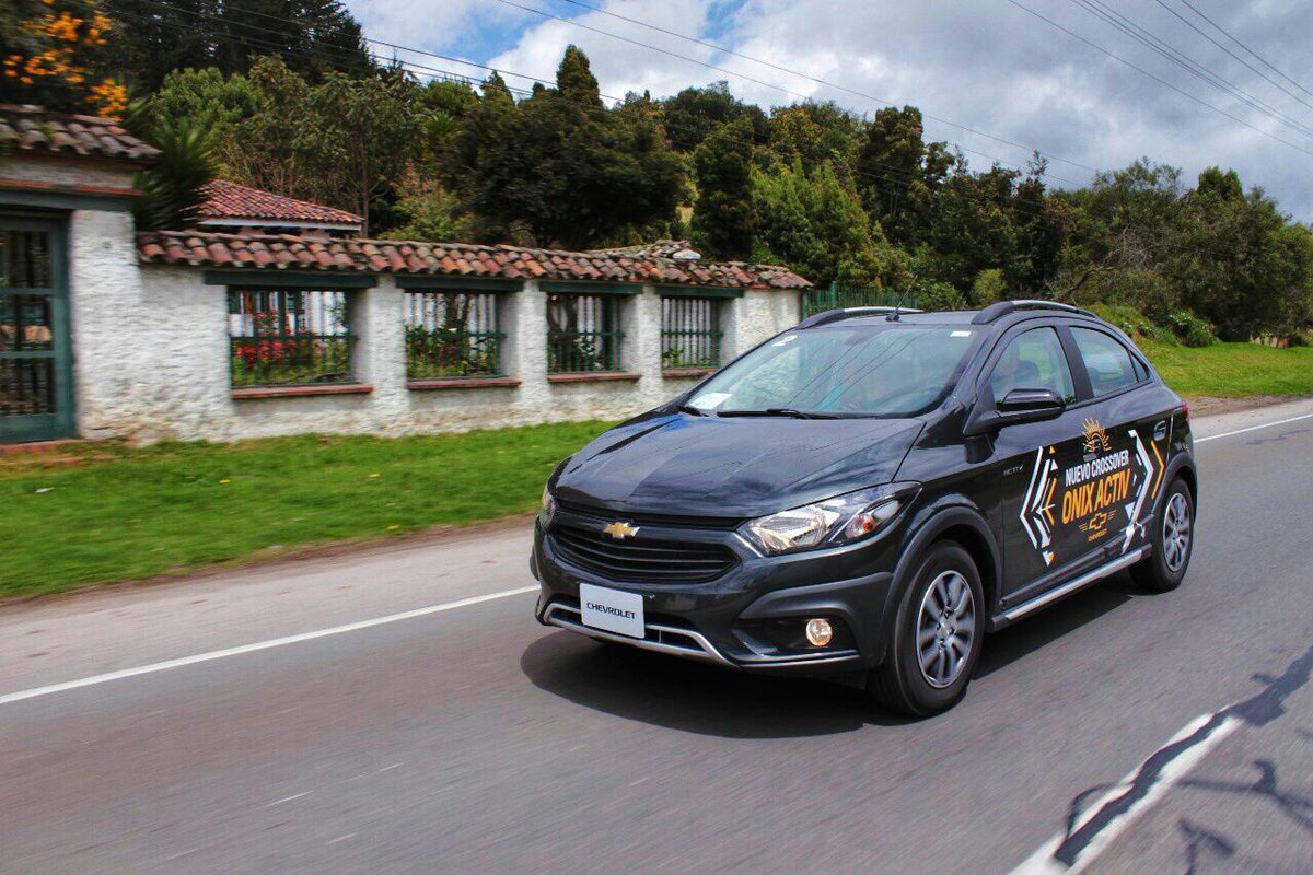 Autolitoral's tweet photo. ¿Te gusta la aventura? Entonces #AgrandaTuMundo con el nuevo #ChevroletOnixActiv a la altura de cualquier escenario https://t.co/gEiqhRJzBe