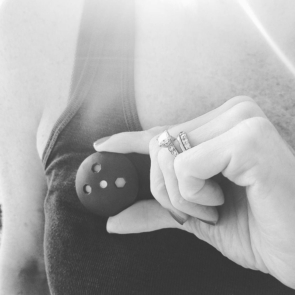 despitelupus's tweet photo. This little nugget of technology is a game changer for photosensitivity and lupus! This device from @wearshade tra… https://t.co/WqJfkwTZOM https://t.co/cfr5kXCBj0