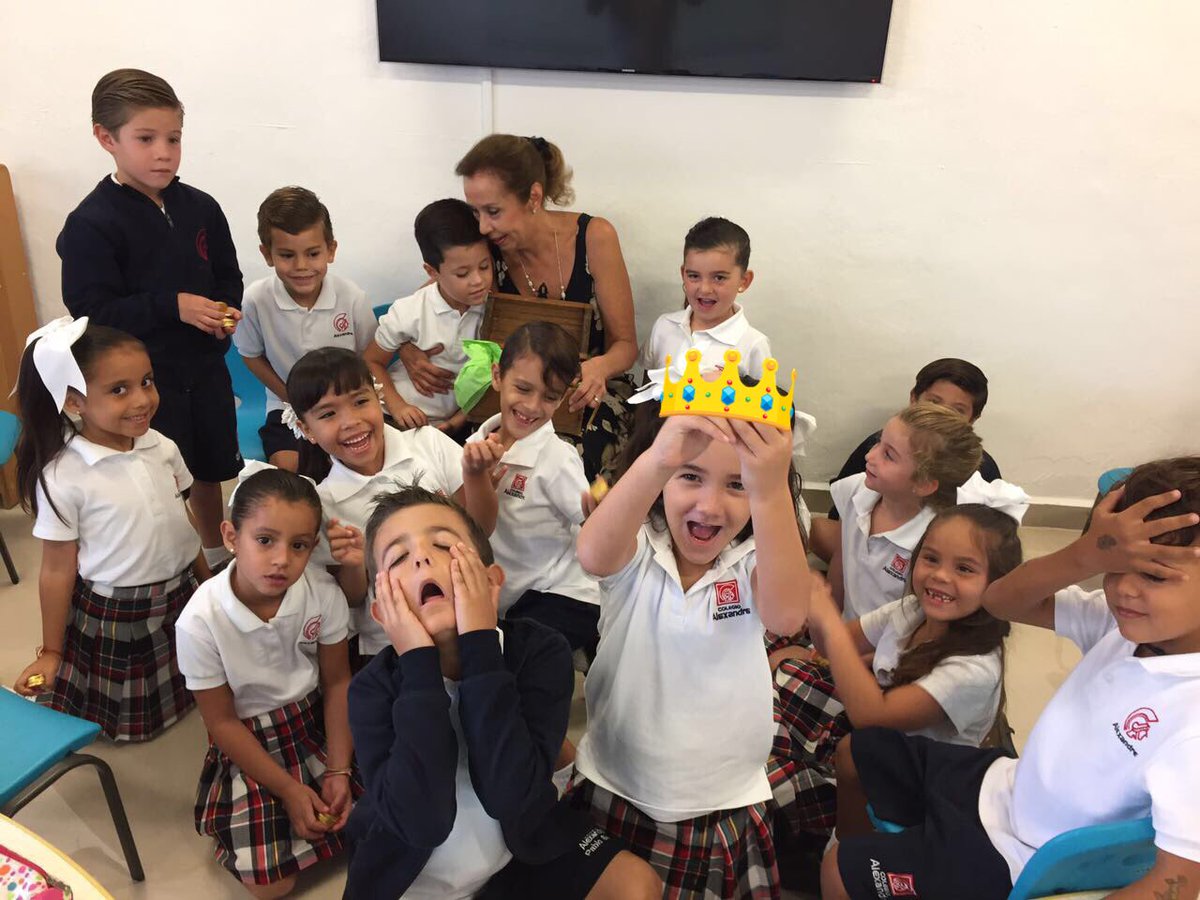 danieladi_'s tweet photo. Extrañando #prefirst https://t.co/BdHcWufR3Y