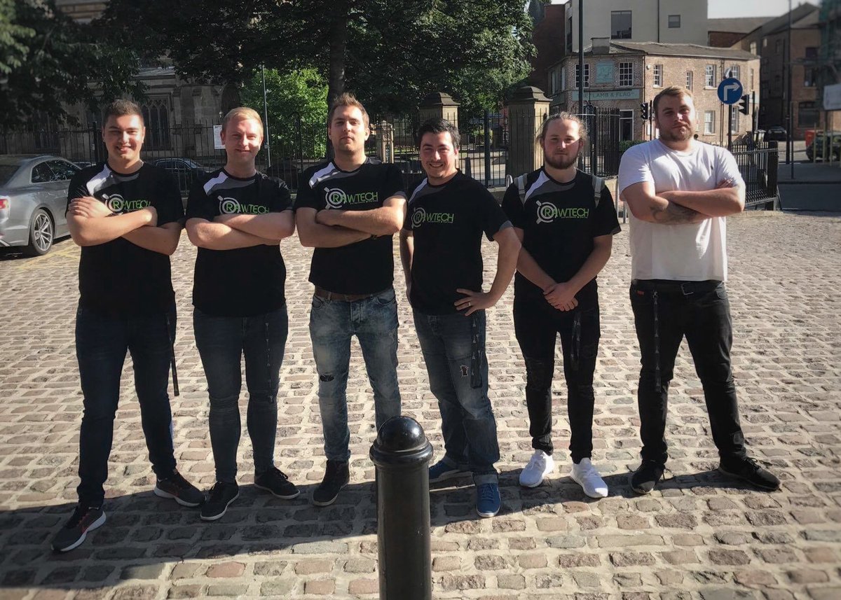 rawtechcsgo's tweet image. Our team first ever LAN! #rawtechcsgo #rawperformance #rawpower #edenesportsbar