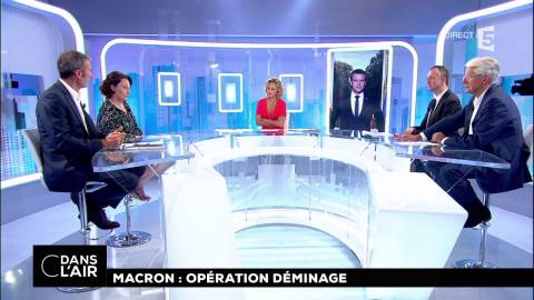 Cdanslair's tweet photo. ►#Macron : opération déminage
La rediffusion de #cdanslair est ce soir à 22.20 sur @France5tv ! Bonne soirée !
#Politique #gouvernement https://t.co/96OUNXHmAZ