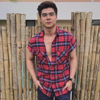 maximusdtl's tweet photo. — salas, paul. https://t.co/MqbruB2rnR