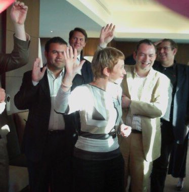 NatachaQS's tweet photo. Blogueurs invités par @LaurenceParisot à l'univ d'été du MEDEF en 2007. 10 ans auj! J'y étais pour notre blog politique @memviv w/ @sachaqs. https://t.co/rx9KhufzX0