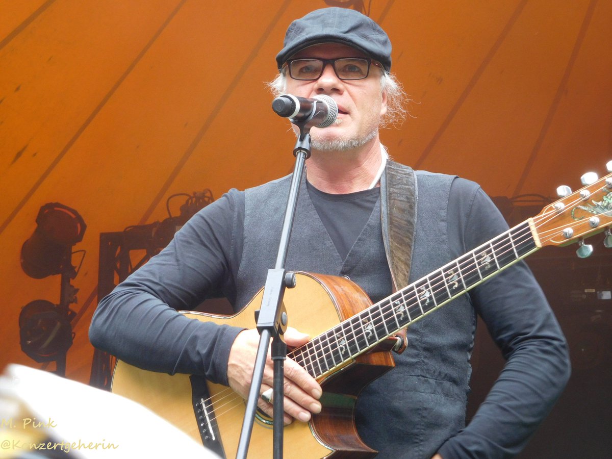 Konzertgeherin's tweet photo. 2017-08-25
#FeuertalFestival
#Tag1
#EricFish https://t.co/hLnKG08pr5
