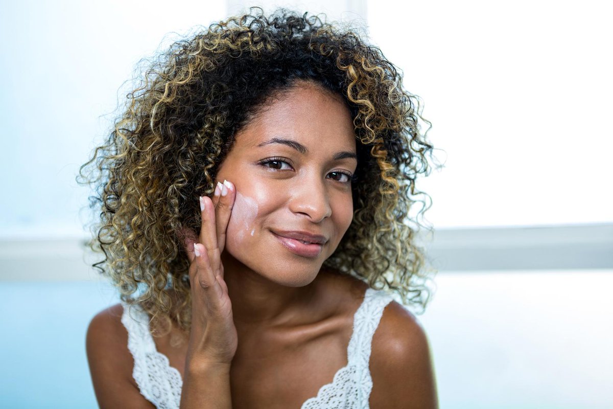 shikaiproducts's tweet photo. Rather than dabbing on your ShiKai face cream, use gentle pressure, massaging it into your skin in a circular motion https://t.co/UWh2U7bQdc