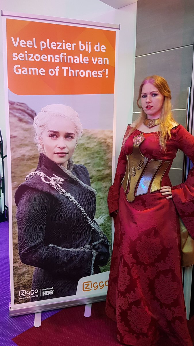 octopusguild's tweet photo. Wauw! @PretzlCosplay maakte de Game of Thones finale via @ZiggoWebcare in @Pathe Cinema Maastricht helemaal perfect #Coolgirl #Cersei https://t.co/hNyh0owmC4
