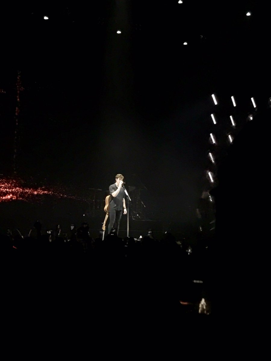 charlott3m_'s tweet photo. ❤️ #illuminatetourbrussel https://t.co/NJ9X5Pxhu0
