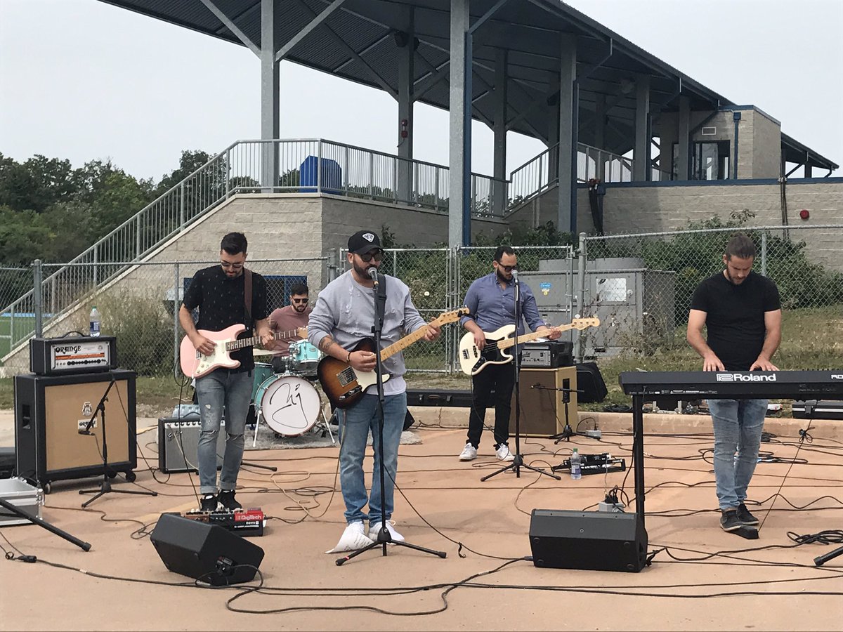 miafatrdla's tweet photo. Very happy to have @mully_jackson with us today! Good job guys! #mullyjackson #sheridanlife https://t.co/TpPe8xdFdv