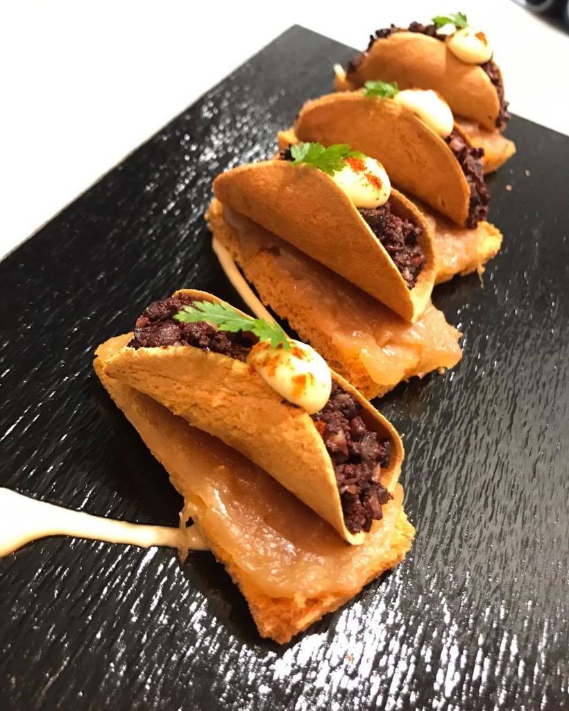 PINXUS ja ha tornat de vacançes i avui ja estem oberts!!!!!! PINXUS ya ha vuelto de vacaciones y hoy ya estamos abiertos!!!!! Comte urgell …