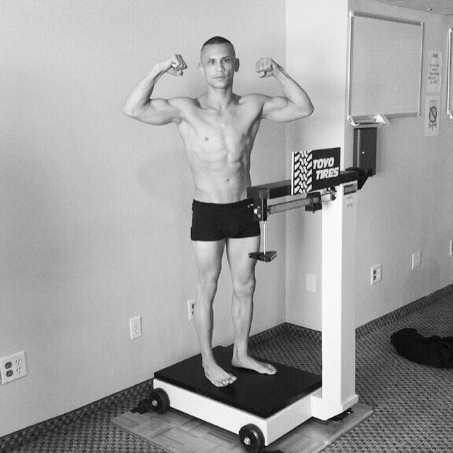 TeamRuiz_FM's tweet photo. @AdamAntolin  makes weight and is ready to handle business tomorrow on the #ContenderSeries. #AdamAntolin #CaptainChaos #DWTNCS #UFC https://t.co/9Ha3l9oczT