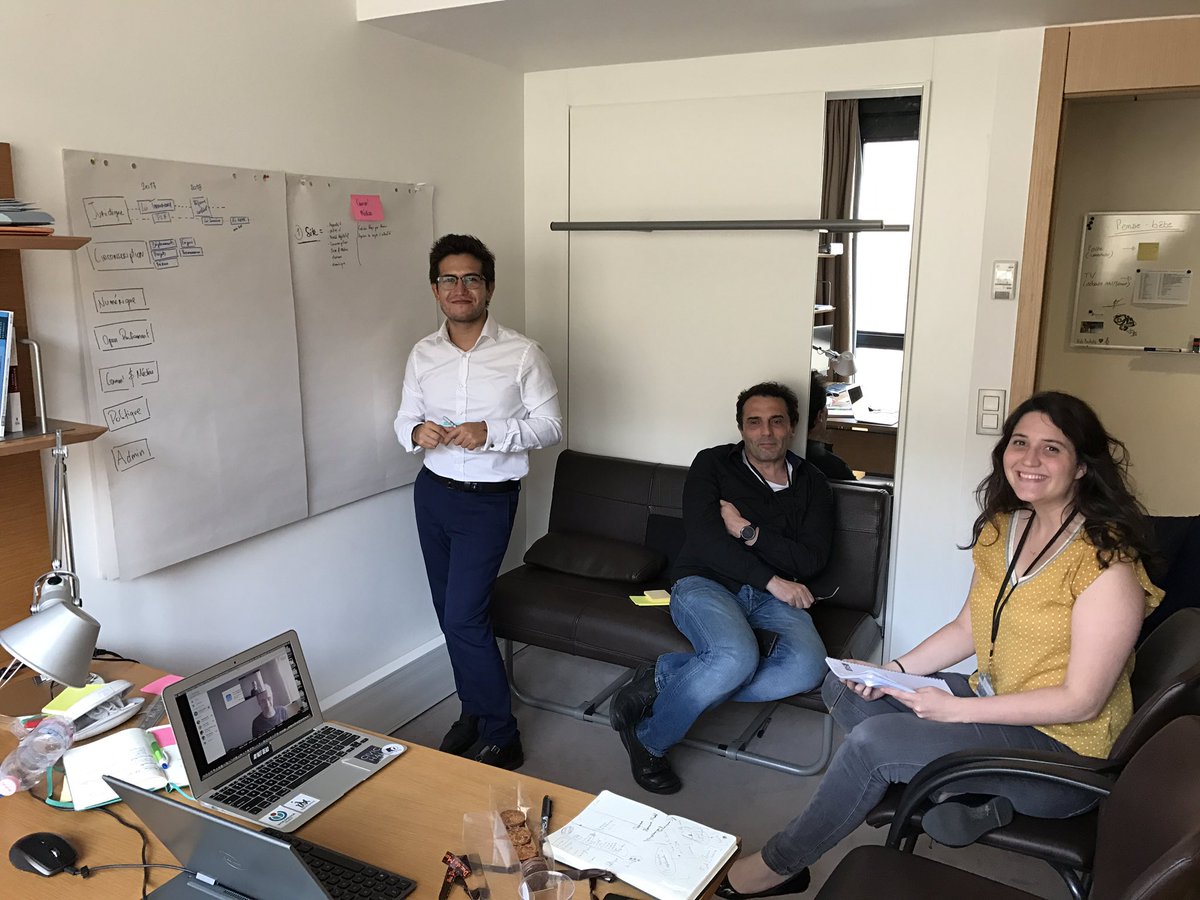 PaulaForteza's tweet photo. Rentrée 2017 : la plus belle équipe déjà au travail #brainstorm #extcirco02 #openparliament #numérique #ReformeAN @Ma_Billard1 @Mau_MejiaG https://t.co/iMIUQ6FsEG