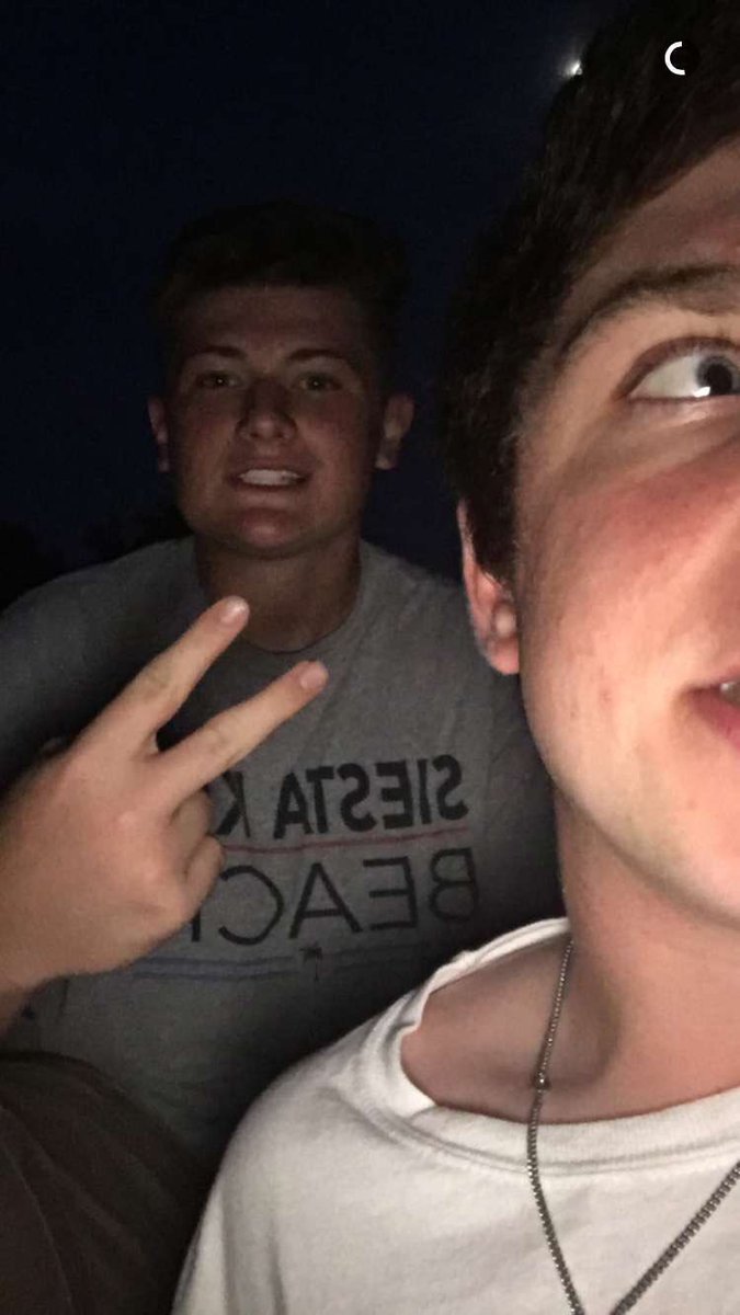 noahevans47's tweet photo. @kramp_10 happy bday bud hope it's a great one #potle>doba #shitpussiessay https://t.co/irXppDjoNG