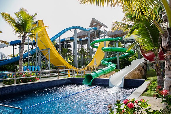 SassyModernMom's tweet photo. THIS is a fab way to beat the heat this summer. Come take a peek at the Memories Splash Punta Cana! https://t.co/oKBlwgpAEg #Kidcations #ad https://t.co/jNqbAP9C5U