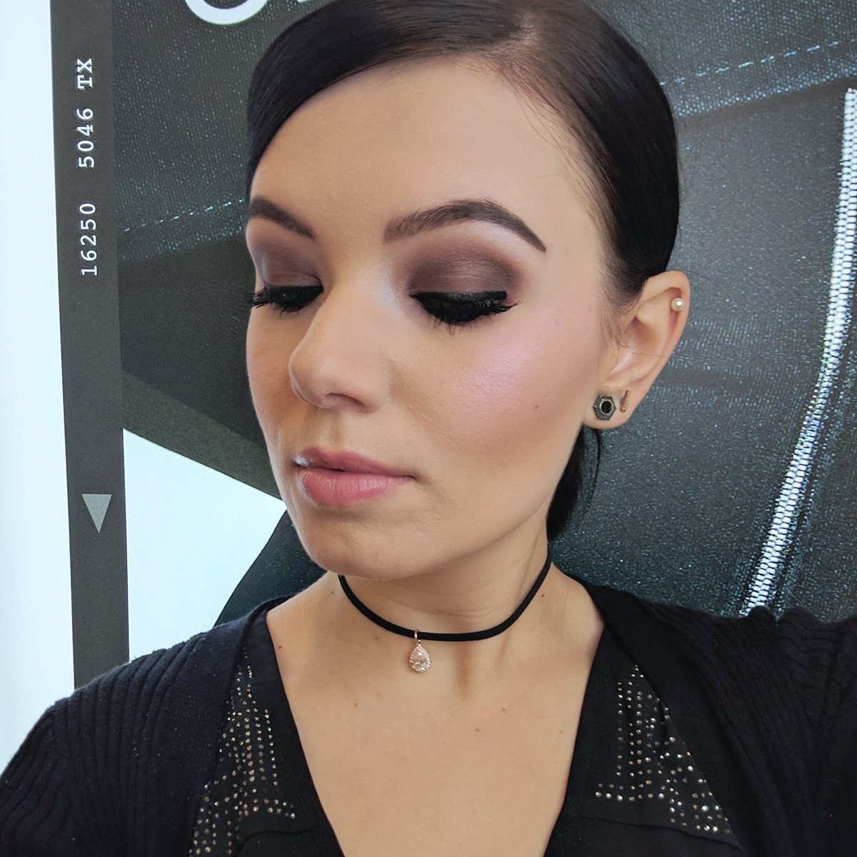 the_emkat's tweet photo. #edgebeauty look of the day... #mua #dillards #glam #theemmakat 
https://t.co/6IlNSpKYRK https://t.co/EFor1kVlZt