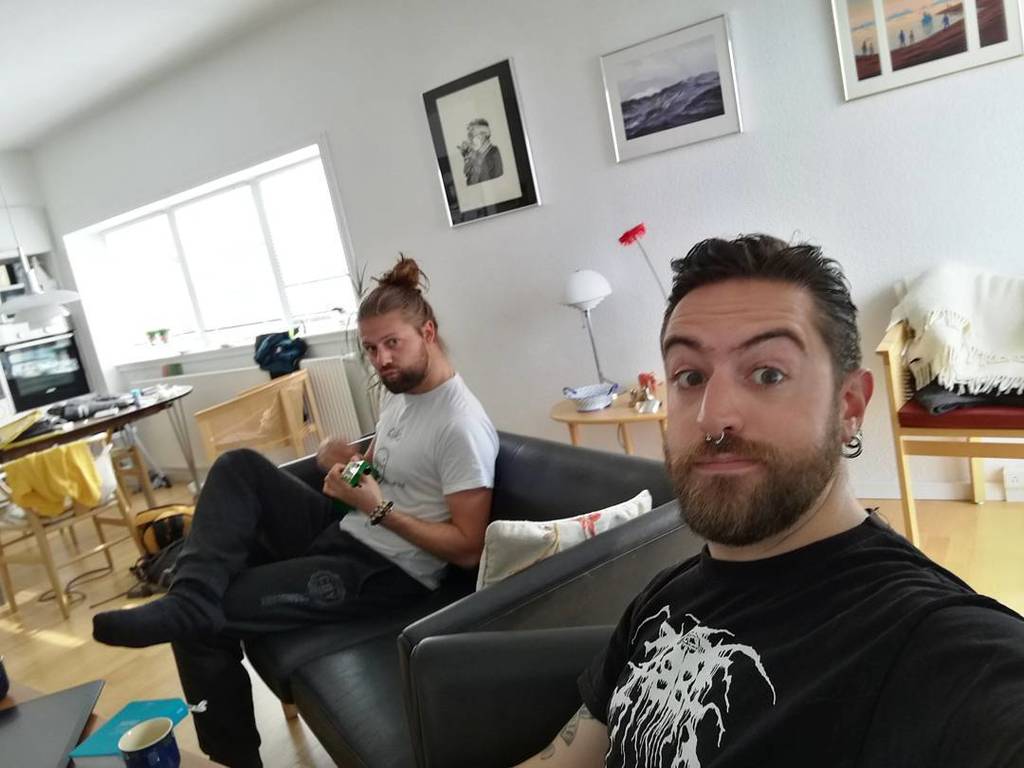 uncommonstories's tweet photo. Stiamo lavorando e suonando l'ukulele per voi 📷
#uncommonarctic #giroalfreddo https://t.co/trjGa2z8Uq