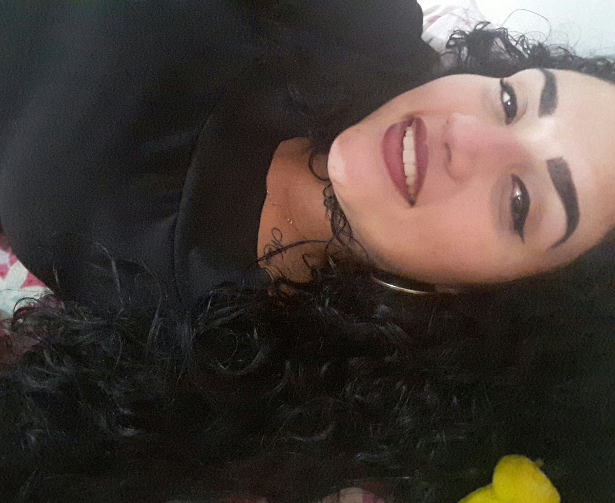 Isabele_Csa's tweet photo. Foto de ontem... #badalada #aquelascoisinhas #sigorindooo πππ·π https://t.co/qbOr730kzW