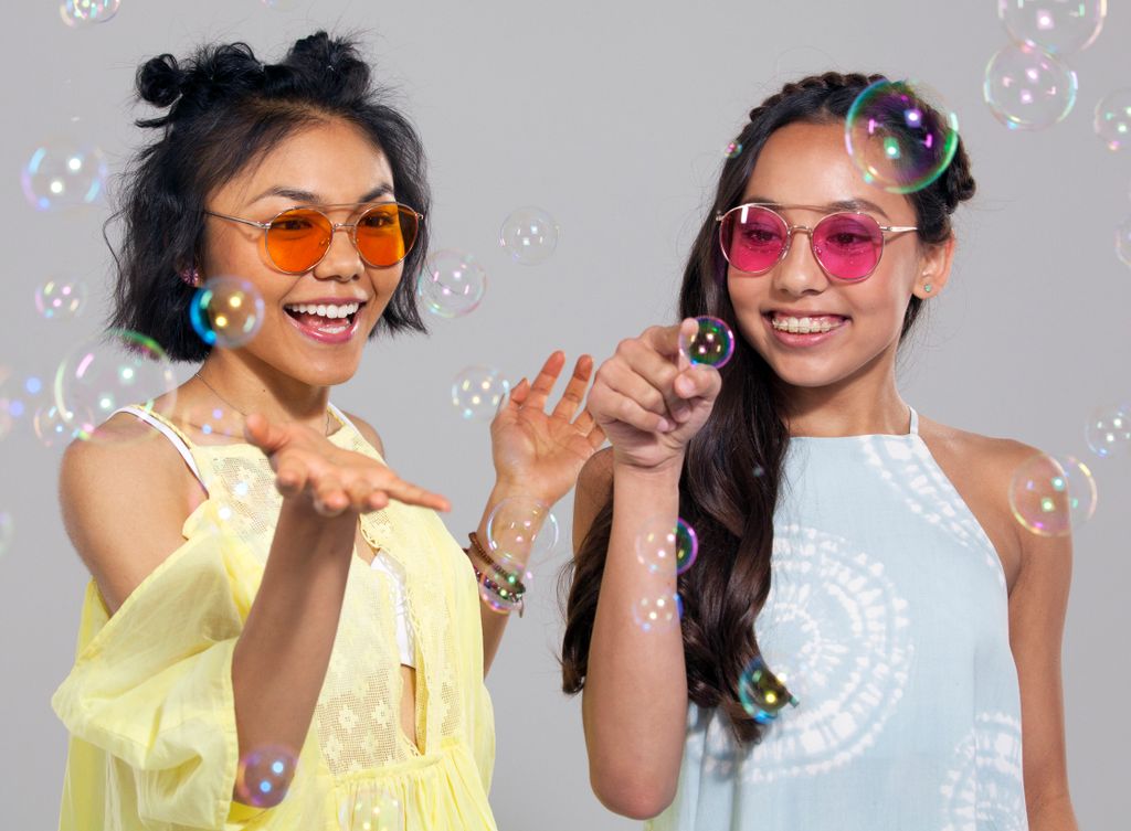 Besties and bubbles! What’s better than that? #NeonSummerLove #StandOutStyle #NeonHairCare