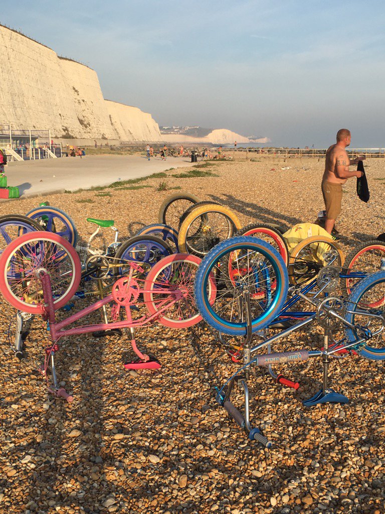 bikeitben1's tweet photo. Lovely evening... treasure on the beach! #PKRipper #Kuwahara #redline #ACSZRims #SEQuadangle #BMX @BMXtafarian https://t.co/nfNRDCPwuJ