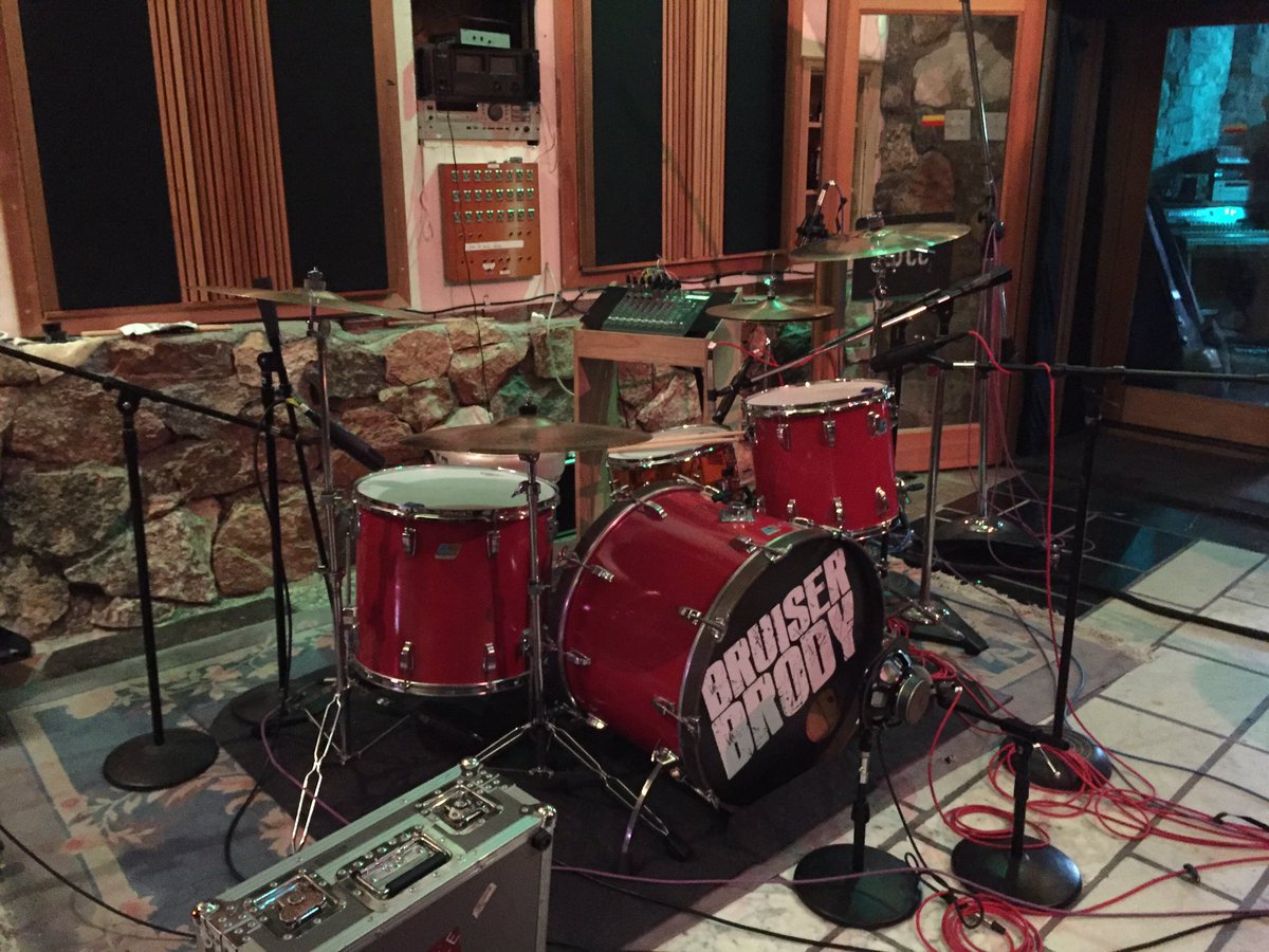 ImSteveMigs's tweet photo. So excited to record at @RLangStudios!!! #RobertLangStudios https://t.co/7sHDqRprsx