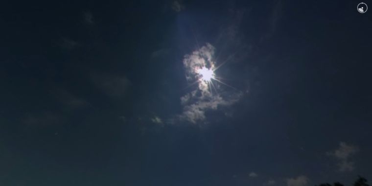 BluAtomVR's tweet photo. I was one of the first humans to see a solar eclipse in virtual reality - https://t.co/aM1HtV0uj5 #solareclipse #VR #virtualreality #tech https://t.co/tZJkOo6ZBU