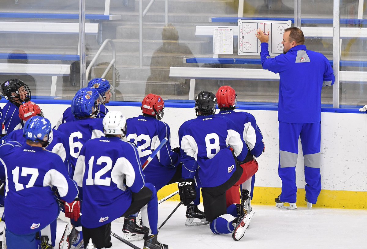 EdmOilKings's tweet image. Players took to the ice for Day 1 of #EOKCamp2017 this morning for team practices. Take a look at the on-ice action📸: