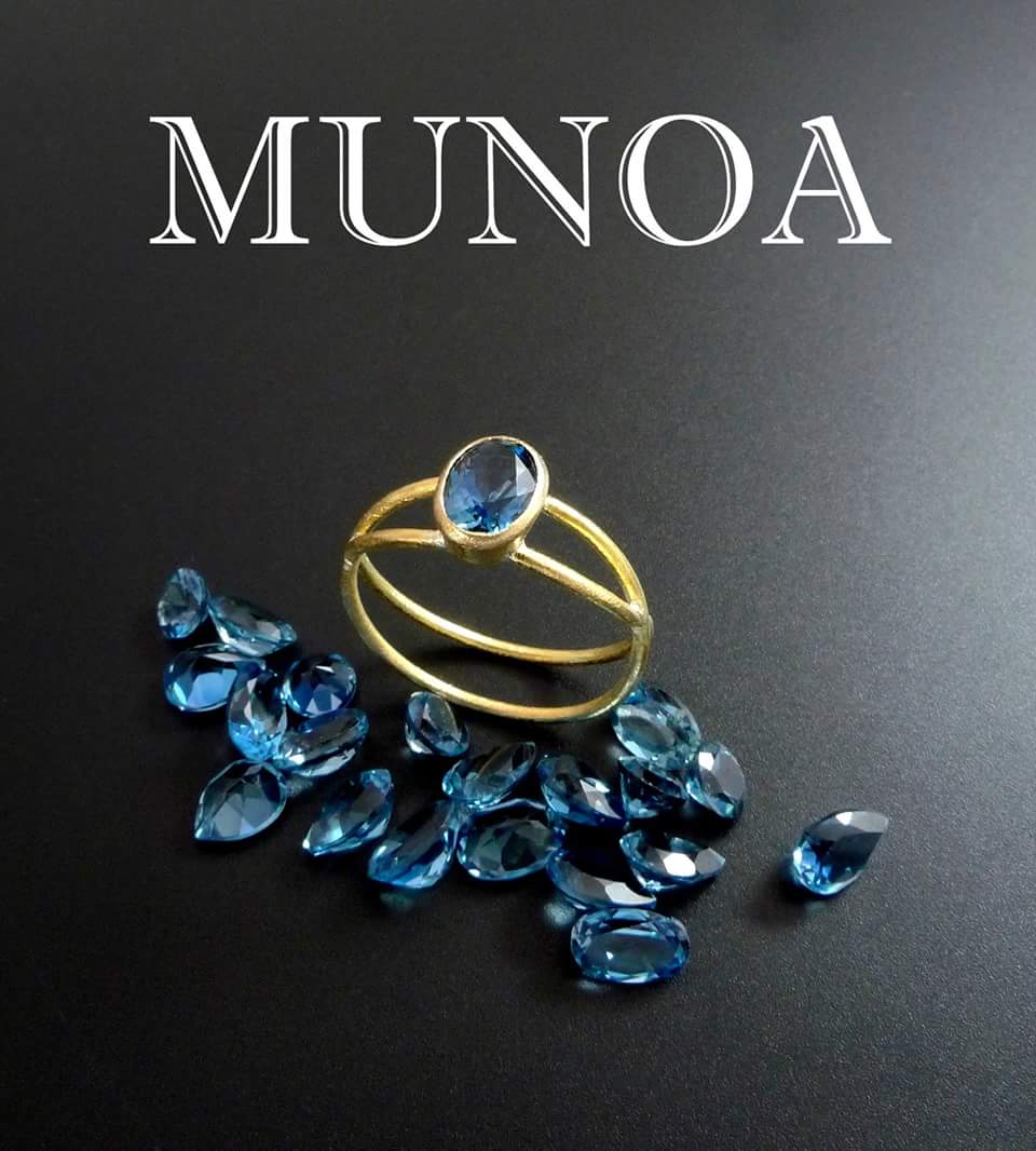 joyeriaMunoa's tweet photo. #Sortija en oro de 18k con acabado en satinado y topacio pvp 495€. Otro #diseño original de #Munoa #Donostia #joyas #joyeria #SanSebastian https://t.co/RZqQPfrZ10