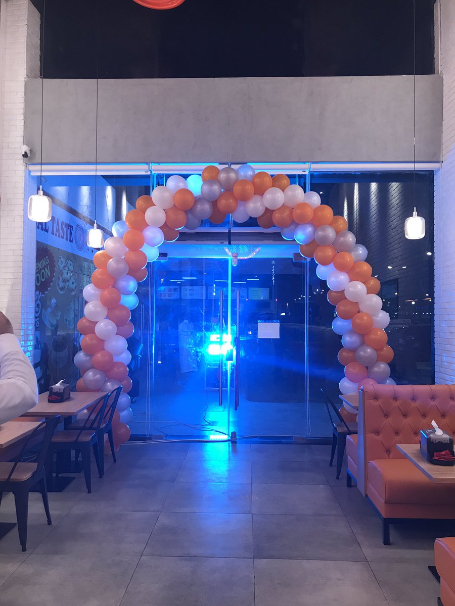 مطاعم ومقاهي الخُبر tweet media