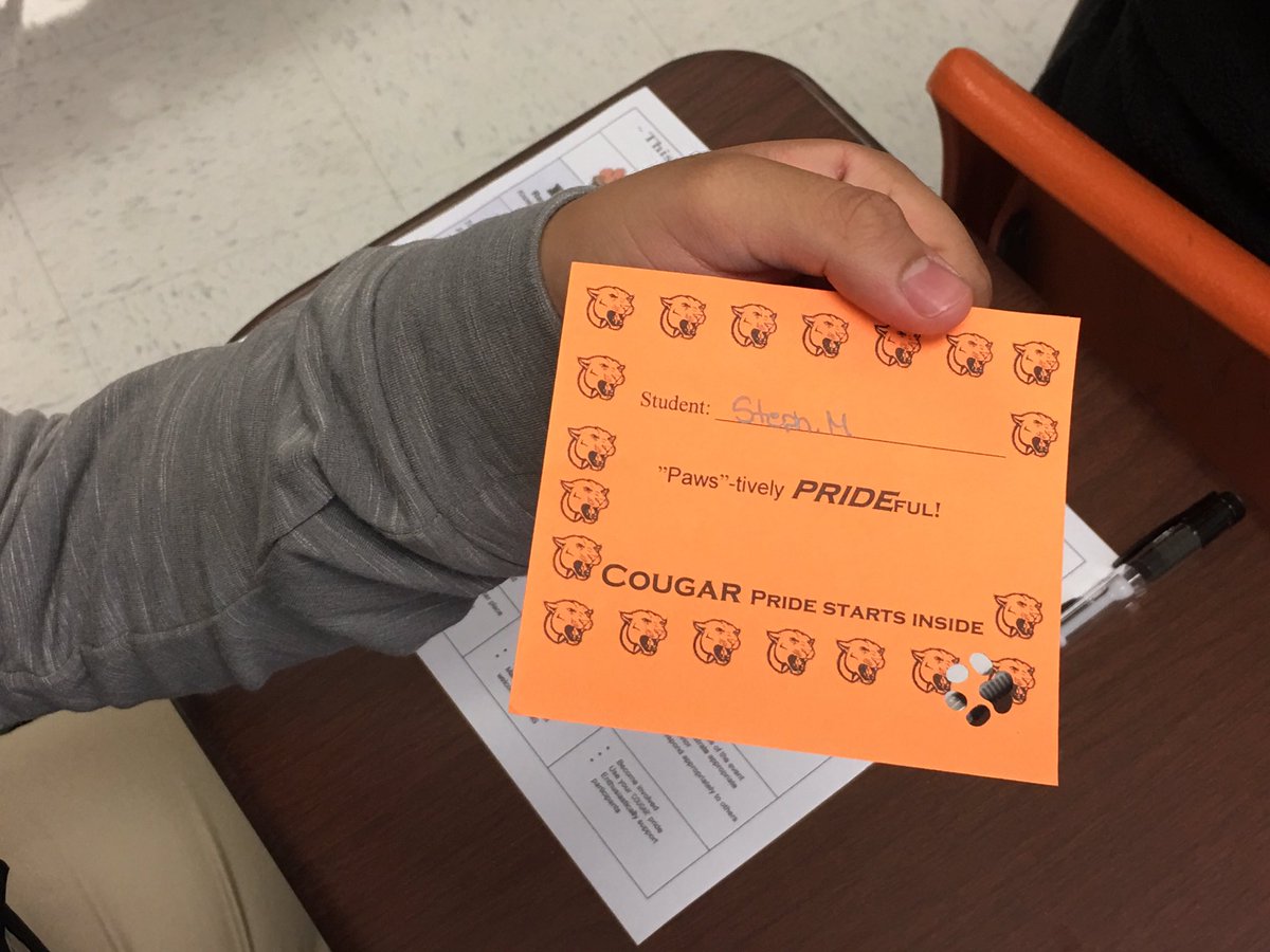 BladenCountySch's tweet photo. #bcsfirstday17 at Elizabethtown Middle teachers explaining PBIS matrix to students. https://t.co/Vvq46CRxrI