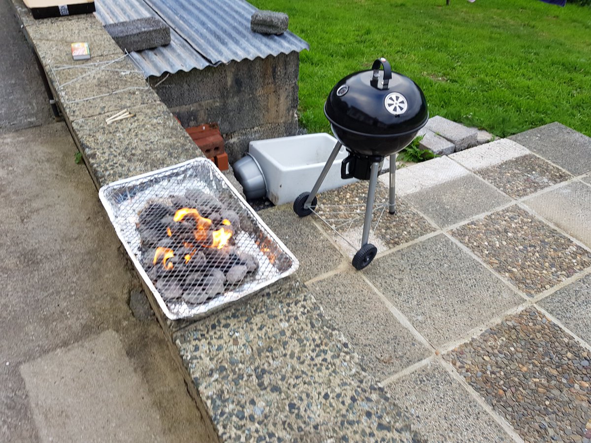 TurfShifter's tweet photo. There is something wrong here #welshbbq https://t.co/qkdvScFxKH