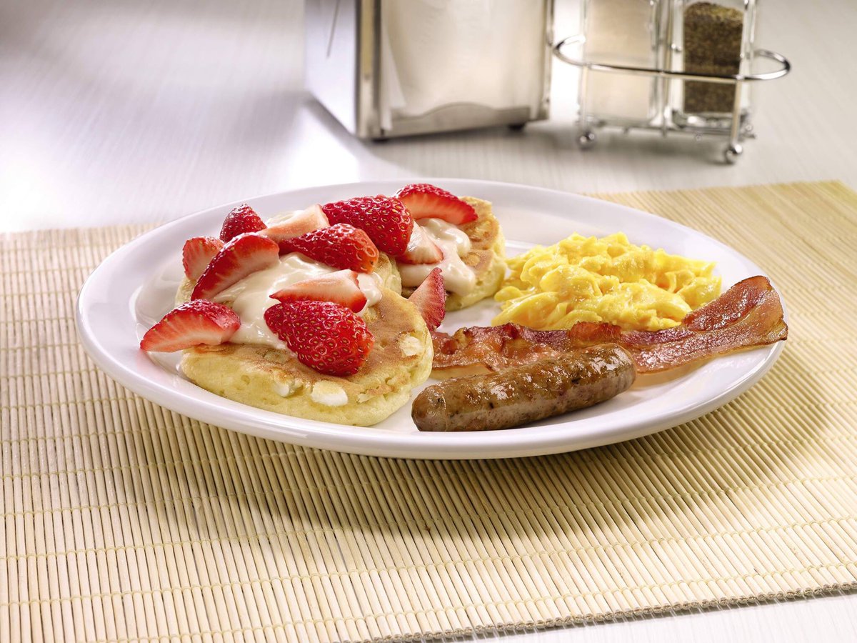 Dennys_Toronto's tweet photo. Jr. Strawberries &amp; Cream Pancake Breakfast! Kids eat for free every Tuesdays and Saturdays between 4pm – 10pm.
#Dennys https://t.co/A9yBpPTxtn