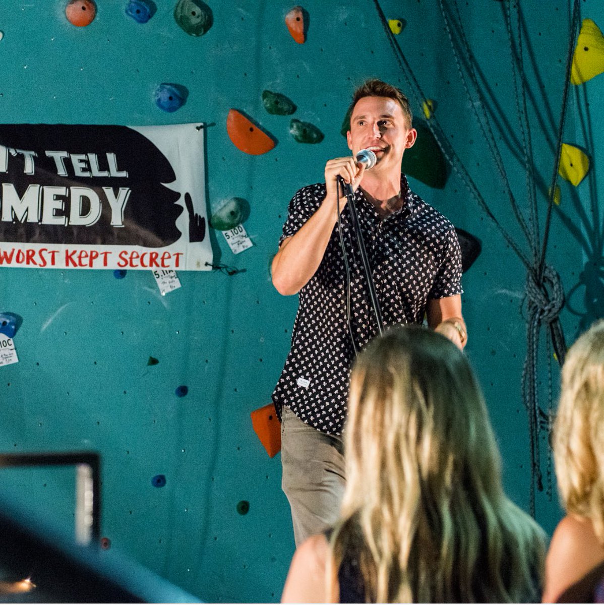 ImAlexWeber's tweet photo. So we did a comedy show in a climbing gym haha 🎤🏔
Thx #cliffsofid for having us!
And to the @ninjawarrior 's who came out! 📸 @MattMisisco https://t.co/H6QQWTwrY2